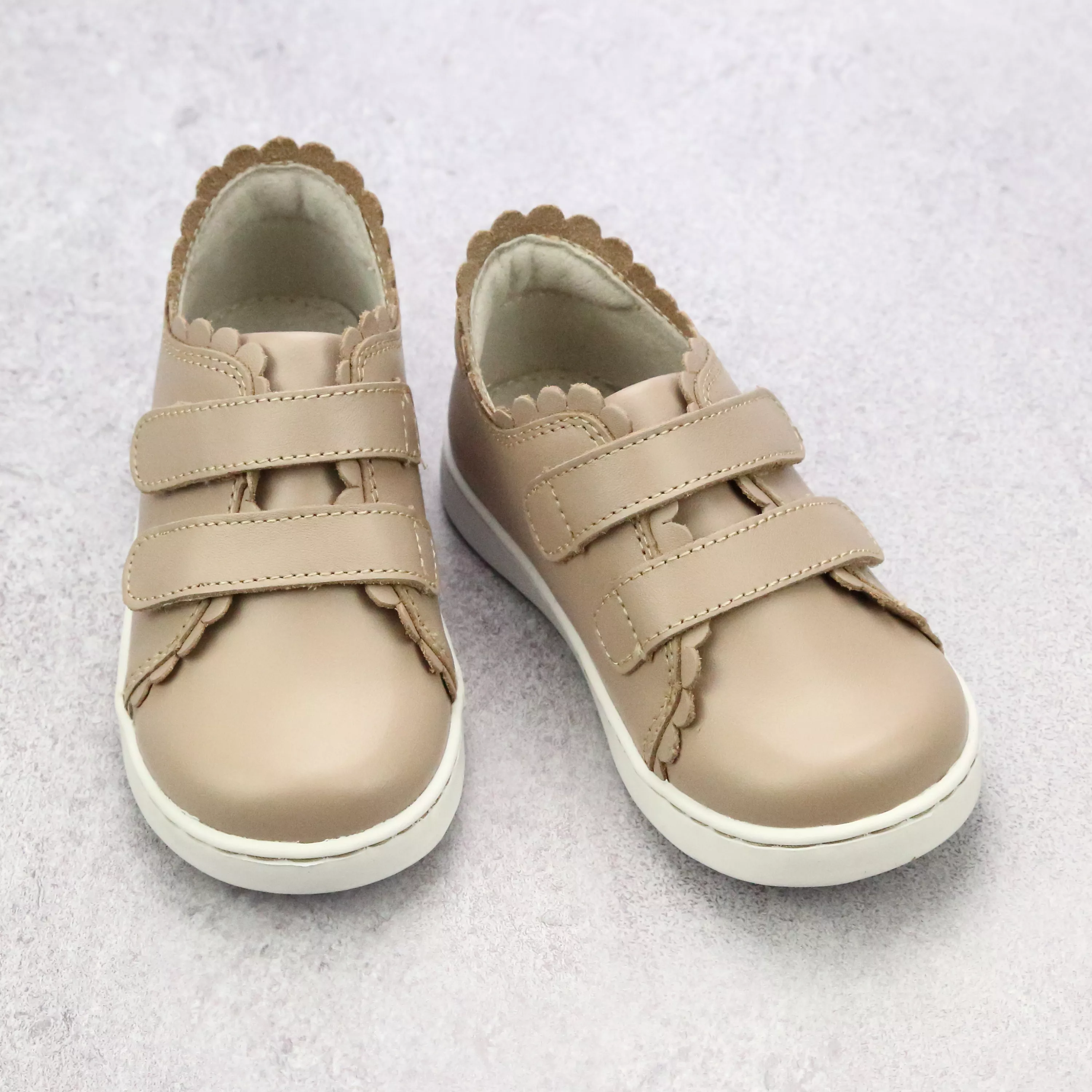 Girls Caroline Double Velcro Scalloped Leather Sneaker