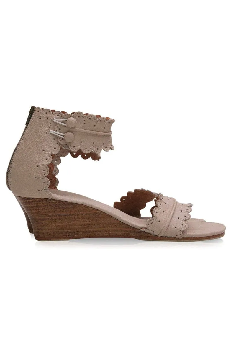 Magdalena Wedges in Vintage Tan